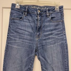 American Eagle Medium Wash Skinny Jean